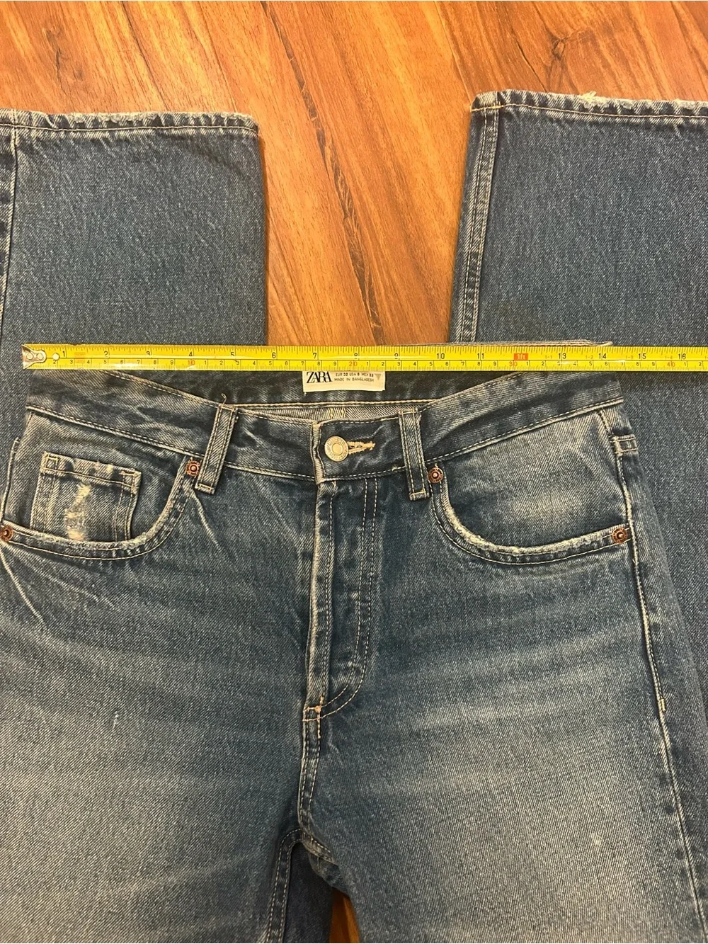 Zara Women's Faded Blue Straight-Leg Jeans wash fade button size 0 30 waist